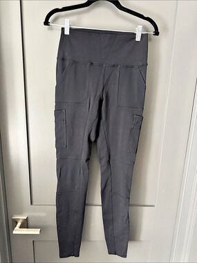 alo Cargo Leggings in Black Size Medium
